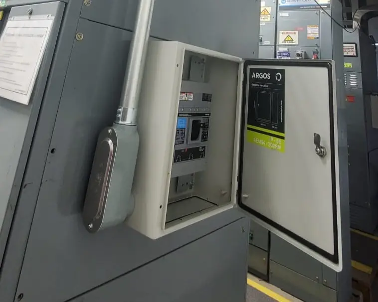 Interruptor trifasico